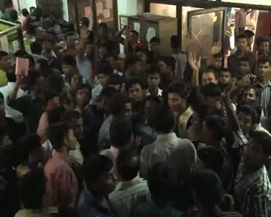 বহির্গমন ছাড়পত্র না পাওয়ায় বিদেশ যাত্রা অনিশ্চিত শ’ শ’ কর্মীর।