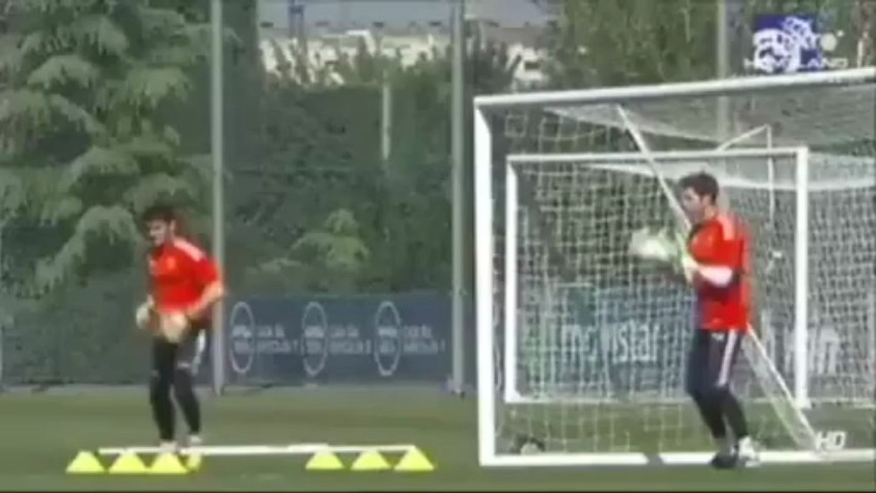 Del Bosque_   Lo mas normal es que Casillas siga con nosotros