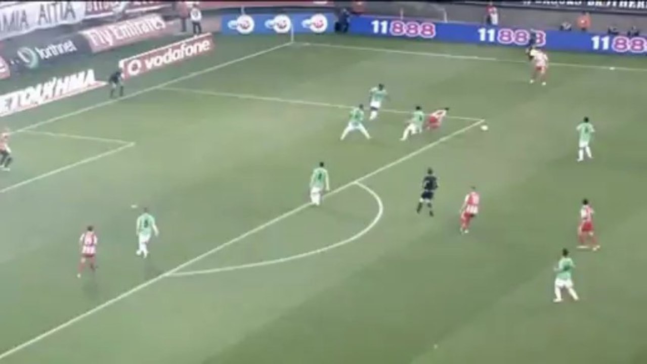 Griechenland: Traumtor von Giannis 'Greek Messi' Fetfatzidis