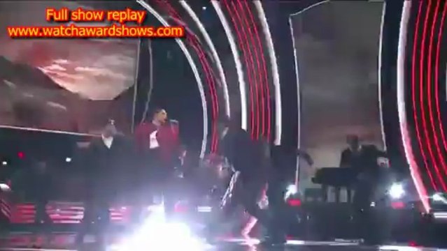 Shakira BILLBOARD LATIN MUSIC AWARDS 2013 performance