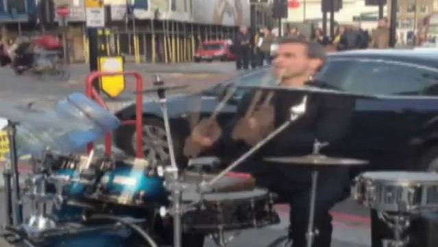 Incredible London street drummer wows crowds