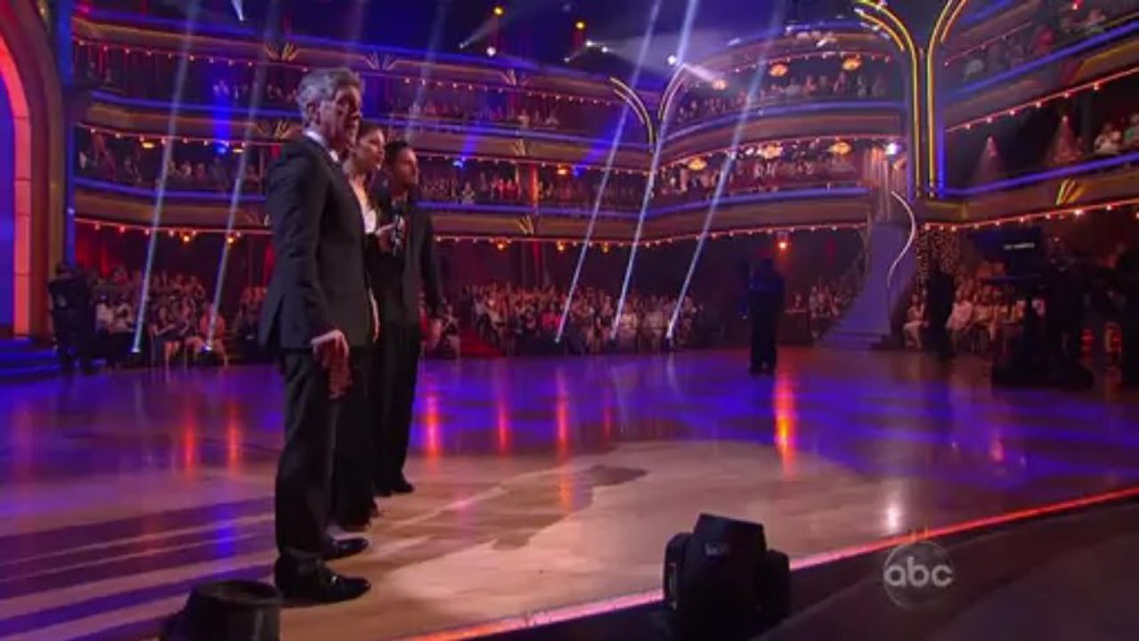 Zendaya Coleman & Valentin Chmerkovskiy - Samba