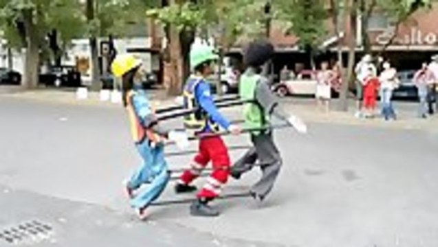Awesome Street Performer