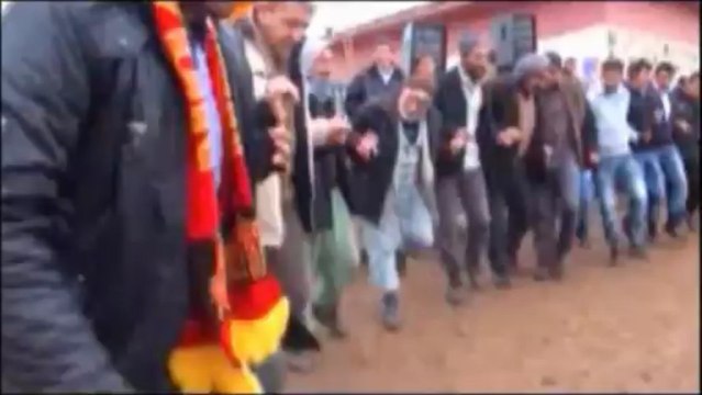 MAHFUZ AKTEKİN - HAKKA YÜRÜ (Grup Vuslat) [ezgi-dinle.com]