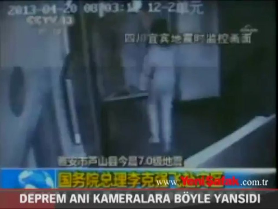 Deprem anı kameralara böyle yansıdı