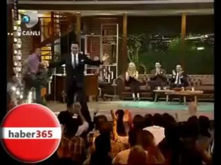 Beyaz Öyle Bir Klip Yaptı Stüdyo Kahkalar Boğuldu