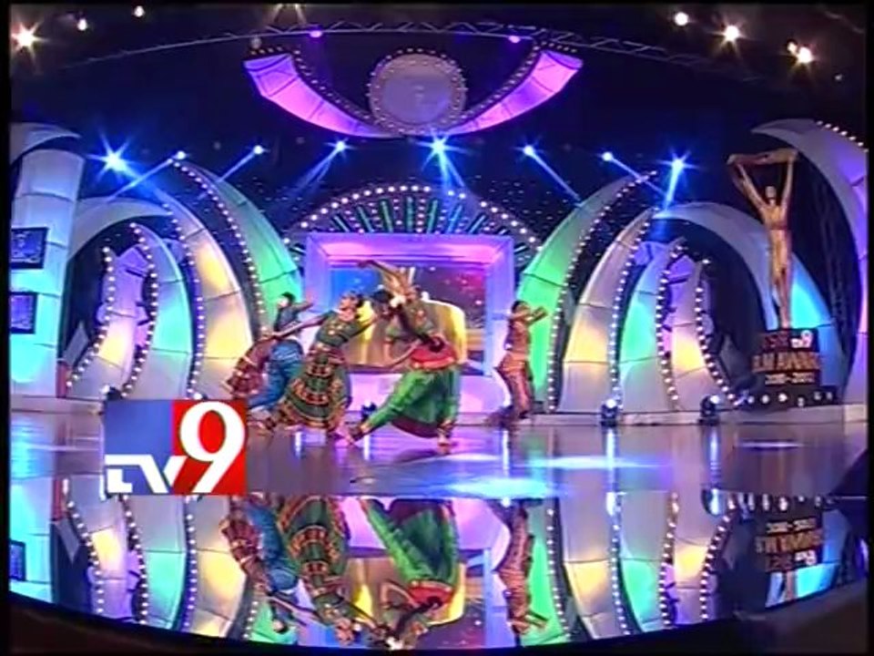 Dancer Shobana performs at TSR-Tv9 Film Awards