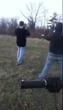 Explosion : Tannerite + Micro-ondes
