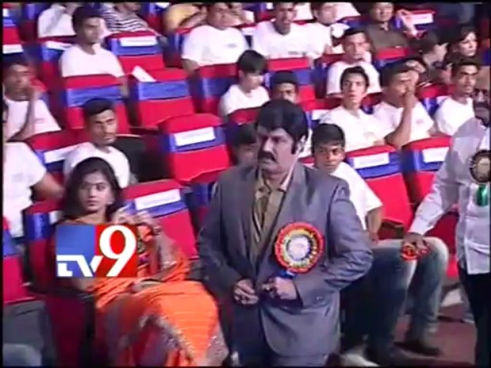 Kaikala Satyanarayana awarded Lifetime Achievement award by A.N.R