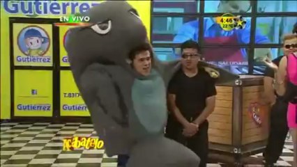 El Delfín llena de espuma al Guardián de la caja