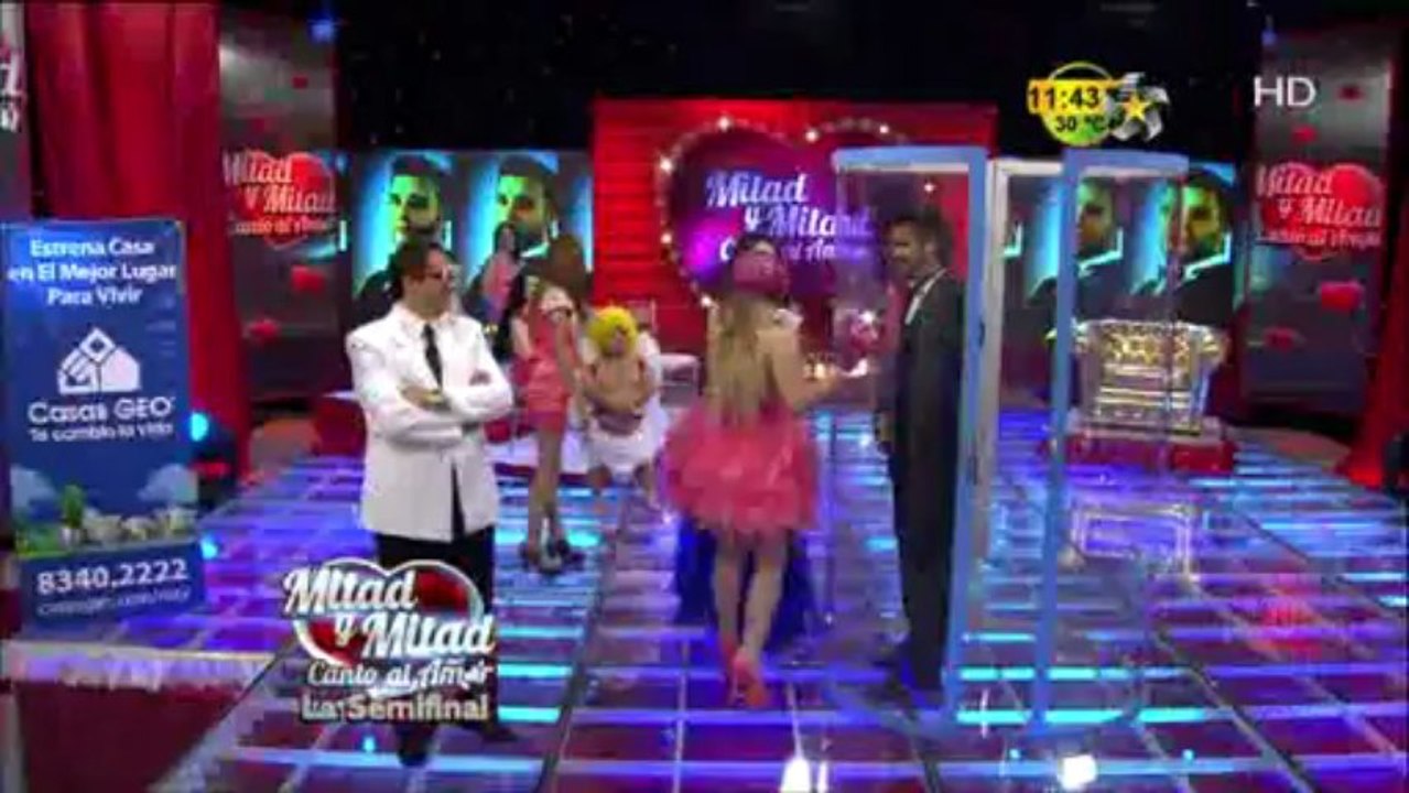 Noche de Besos apasionados en Mitad y Mitad