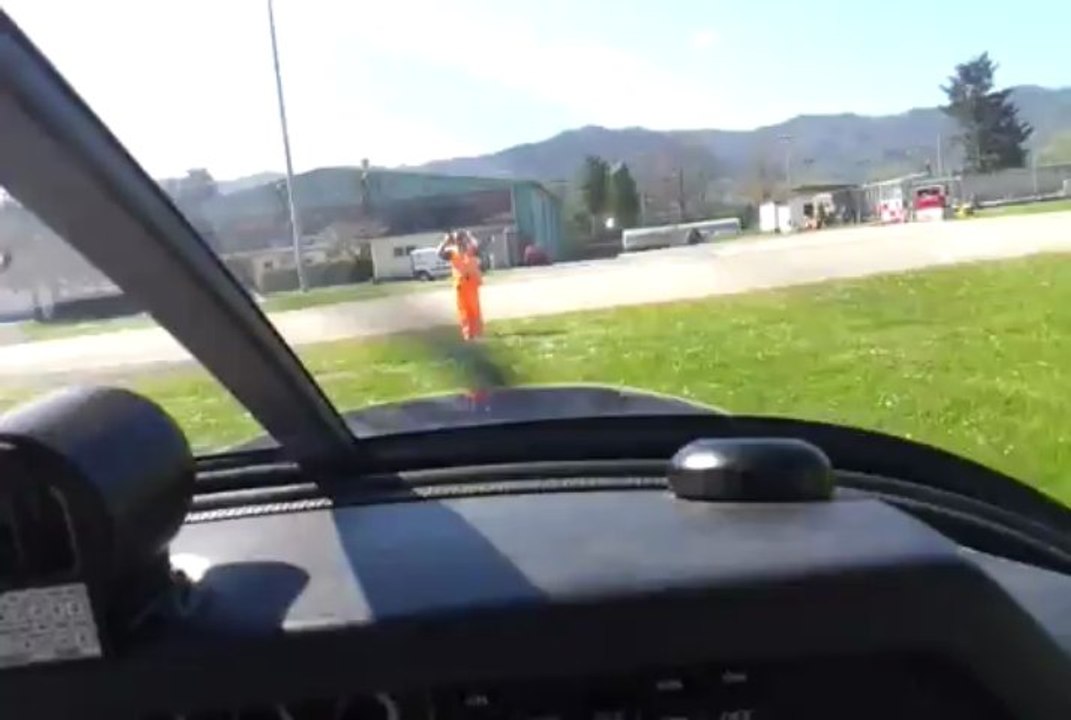 Atterrissage à Albenga (LIMG) en Italie, piste 27