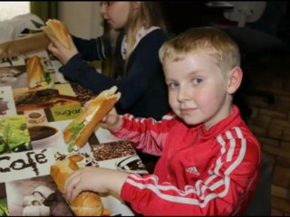 COUCOU C'EST MOI  THEO