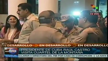 Visita Raúl Castro mausoleo de Hugo Chávez