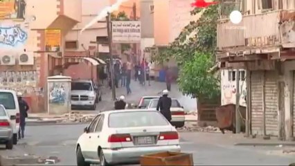 Bahrain: protesters clash with police on the eve of...