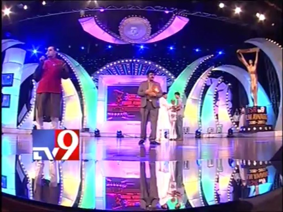 Mukesh Rusi, Tanikella Bharani receives awards in TSR - Tv9 Film Awards