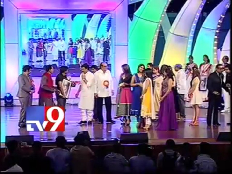 Srinu Vaitla and Puri Jagannath receives 'Best Director' awards in TSR - Tv9 Film Awards