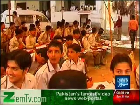 Raid on Dawn News (Nakal Karnay Walay Talba Ko Pakra Jayee) - April 21 2013