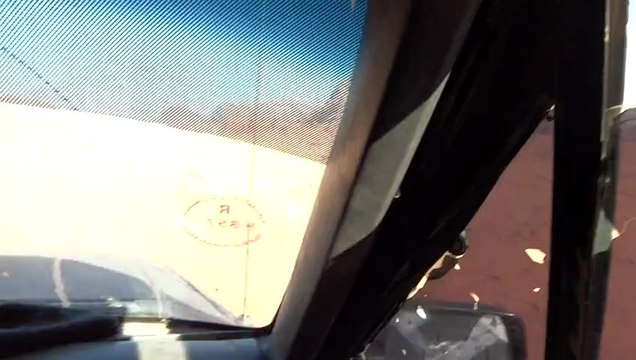 En jeep dans le wadi rum.