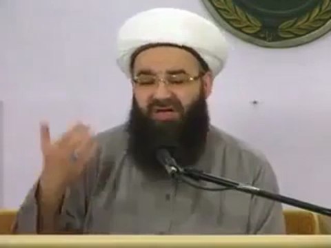 Allah ete kemiğe bürünüp Mahmud diye görünmüş!!