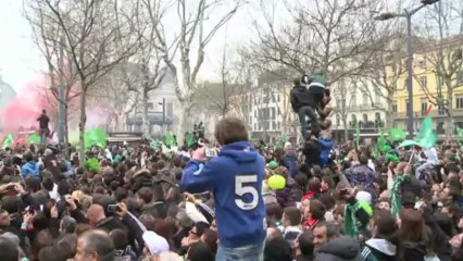Foot: Saint-Etienne ovationné par ses supporteurs