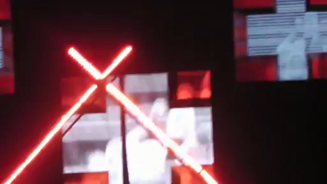 Wrestlemania Revenge tour RAW - Bercy 20-04-2013 3éme Partie ( Ryder vs Cesaro )