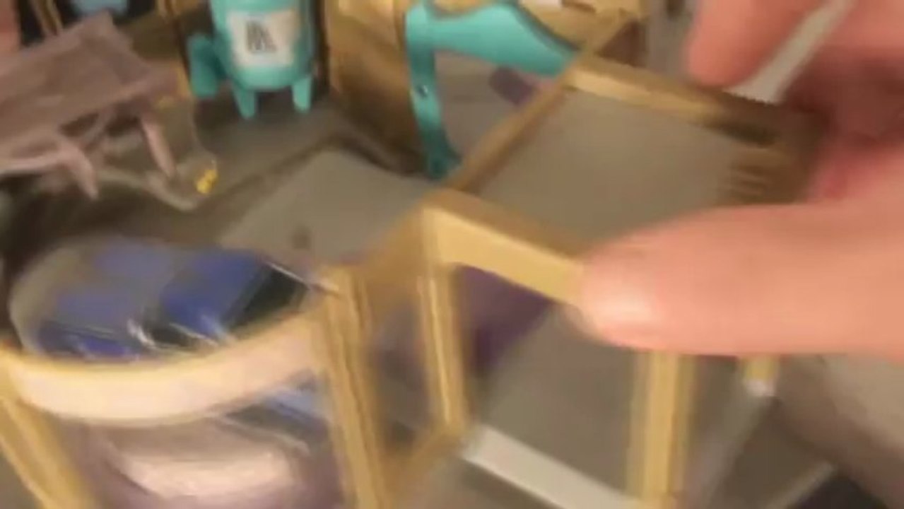 Pixar Cars Famous Playset...Ramones House of Body , real cool....how many Ramones ?