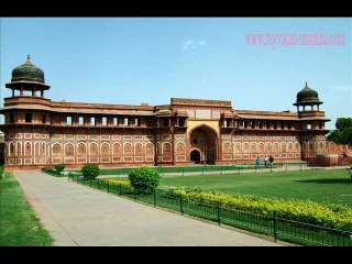 Get Summer Offers in Golden Triangle Vacation Packages