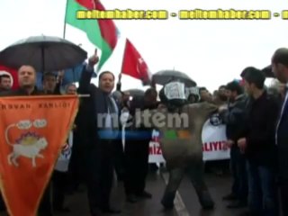 ERMENİSTAN SINIRINDA MİTİNG