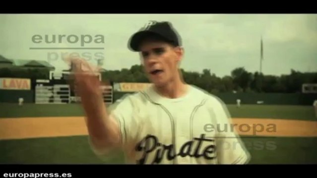 Tom Cruise sigue arrasando con Oblivion