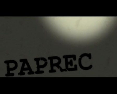 Le recyclage des cartons - la main dans le sac