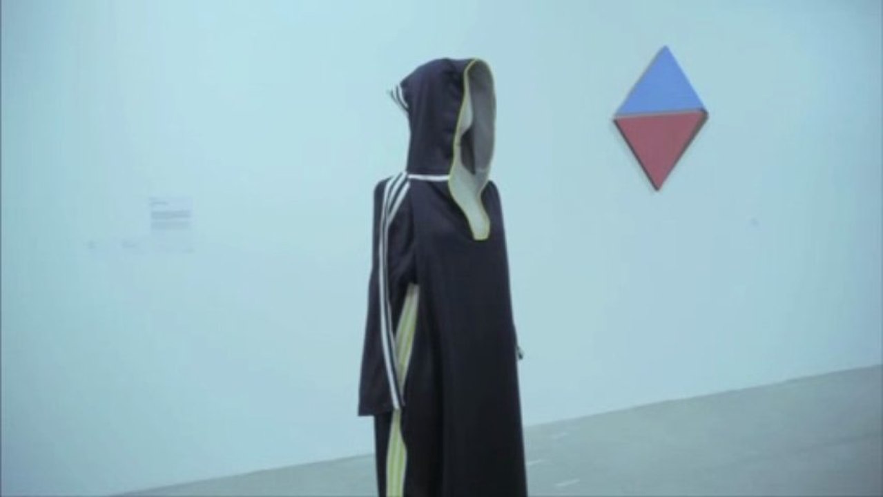 OTTO la minute de l'art contemporain - François Curlet, Djellaba Adidas