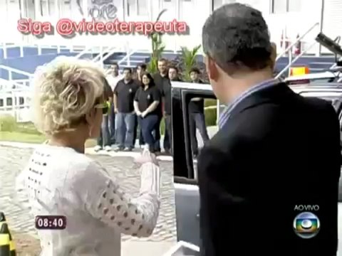 Ana Maria Braga atropelada ao vivo