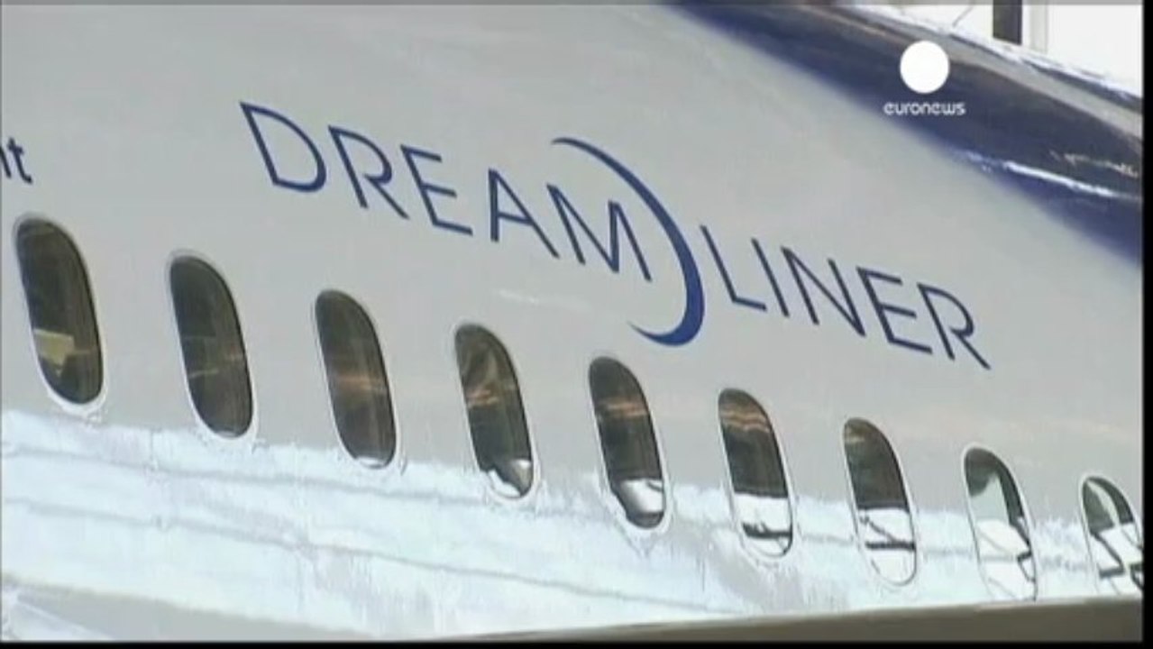 Boeing begins fixing Dreamliners