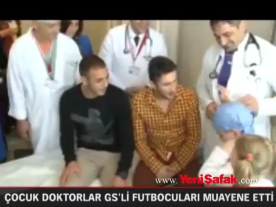 Çocuk doktorlar GS'li futbolcuları muayene etti