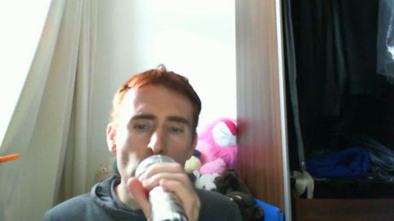 Wiwi égratigne "il y a" de Lala Joy