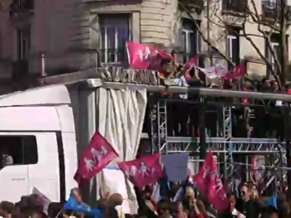 La gaie pride et le silence : Manif du 21 avril 2013