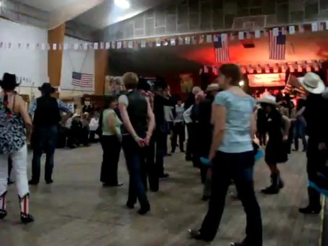 régis qui danse sur la chanson WALK OF LIFE. bal country samer le 20.04.2013