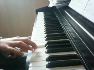 Musique "Pirate des Caraïbes" au piano à une main!