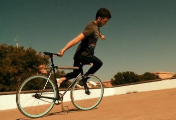 Fixie - Cruising and Tricks - 2009