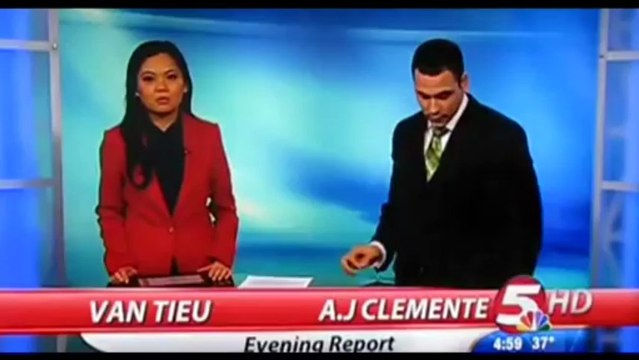 A.J. Clemente virer pour un F-bomb en direct