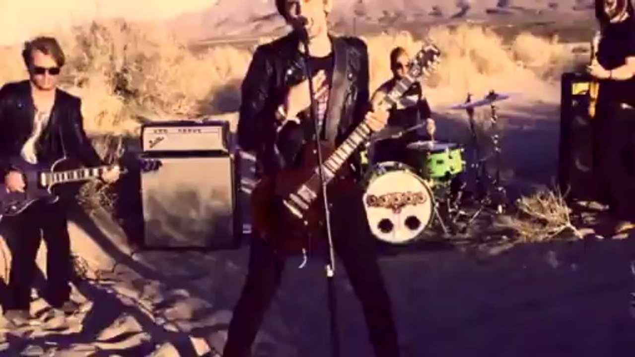 MAN ON EARTH - BOMBS AROUND ME