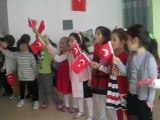 Keoğlan Çekmeköy Anaokulu 23 Nisan Ulusal Egemenlik ve Çocuk Bayram kutlamaları video görüntüsü bu vesile ile Bu coşkuyu yeniden yaşadığımız anlamlı günde Türkiye'yi güzel günlere taşıyacak olan çocuklar başta olmak üzere bütün Milletimizin Ulusal Egemenl