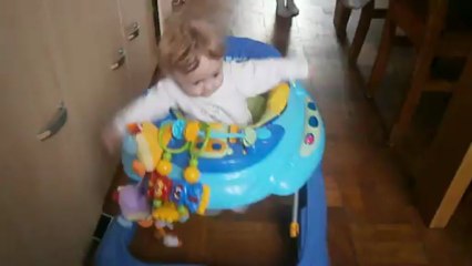 neela fait du trotteur