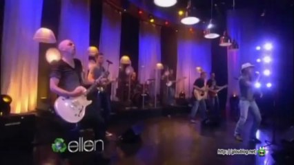 Kenny Chesney Performance Apr 22 2013