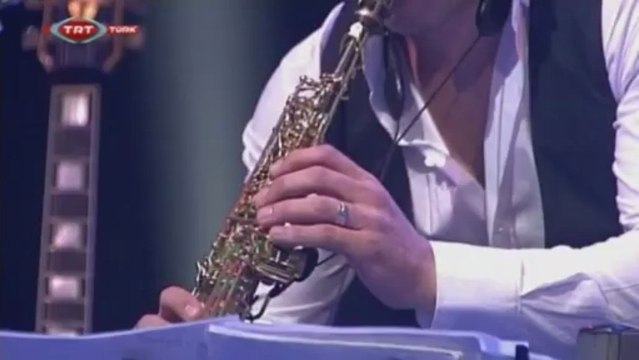 01 güler duman ıslanmış kirpiklerin - yediveren