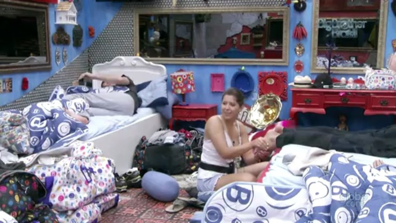 Andressa faz massagem