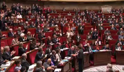 Manuel Valls répond en anaphore lors des questions au gouvernement