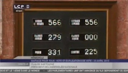 Le mariage homo adopté sous les applaudissements