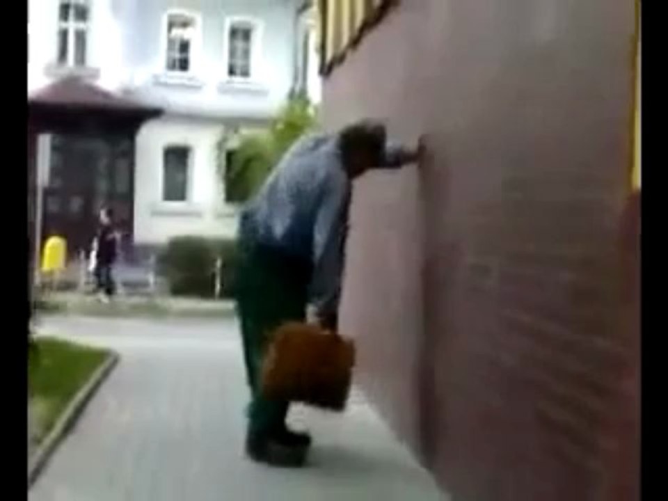 Amazing videos - Very Drunk man